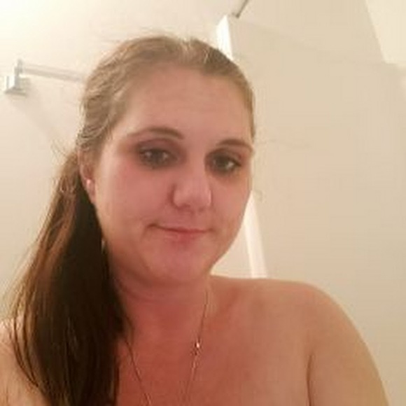 Meet your Posher, Julie - Picture 1 of 1